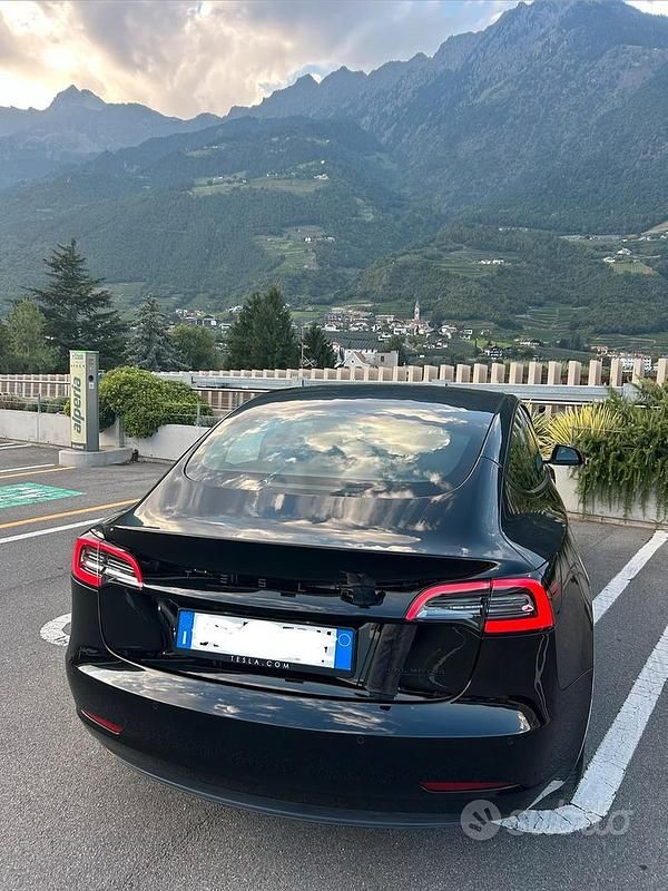 Usata Tesla Model 3 235 kW (320 CV) 2020 Nero Berlina