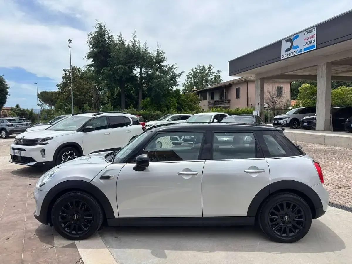 Usata Mini Cooper D Business 116 CV (85 kW) 2016 Grigio Utilitaria