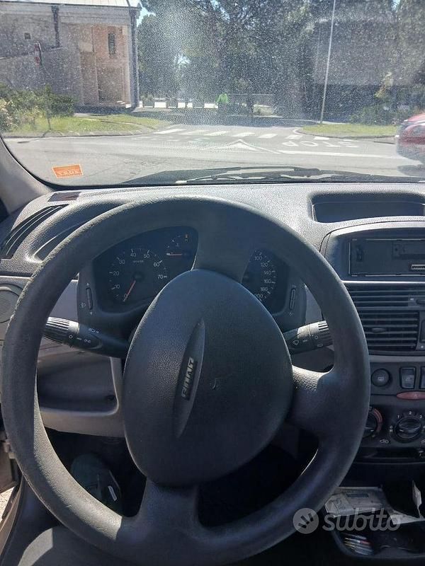 Usata Fiat Punto 60 CV (44 kW) 2001 Grigio Utilitaria