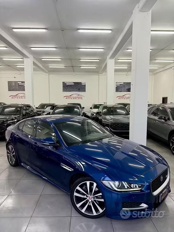 Usata Jaguar XE R-Sport 180 CV (132 kW) 2017 Blu Berlina