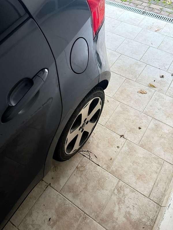 Second-hand Kia Rio Active 90 CP (66 kW) 2014 Gri Berlinǎ