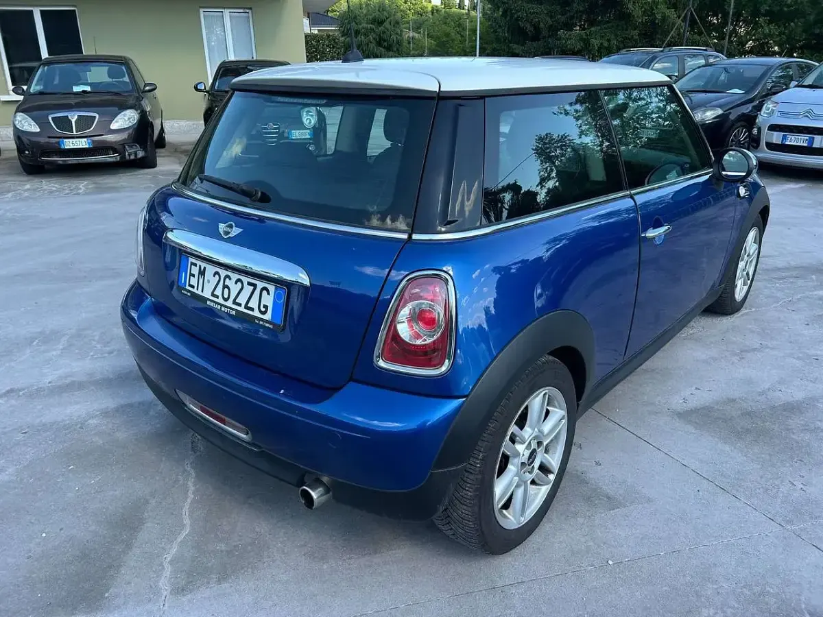 Begagnad Mini ONE 75 HK (55 kW) 2012 Blå Halvkombi