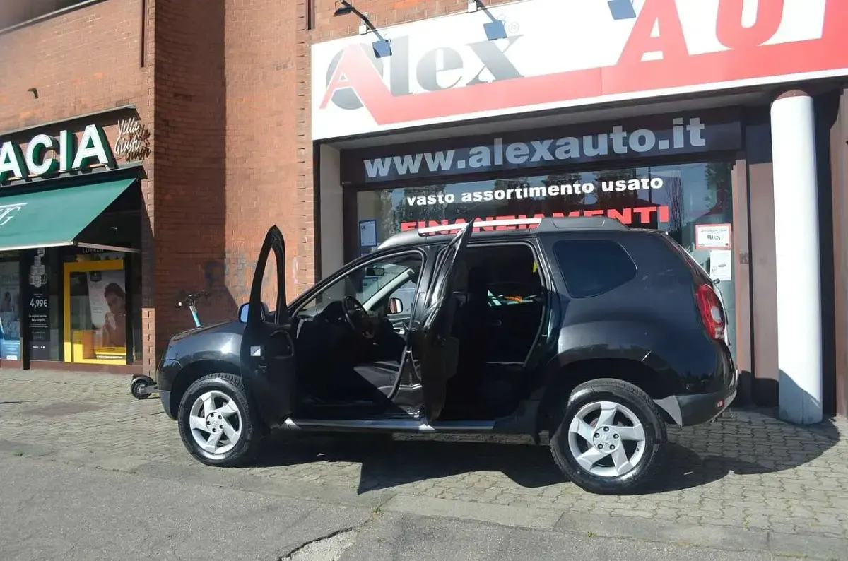 Usata Dacia Duster Lauréate 110 CV (80 kW) 2012 Nero SUV
