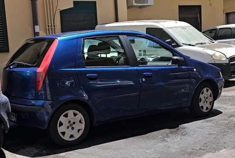 Usata Fiat Punto 63 CV (46 kW) 2002 Blu/azzurro Utilitaria