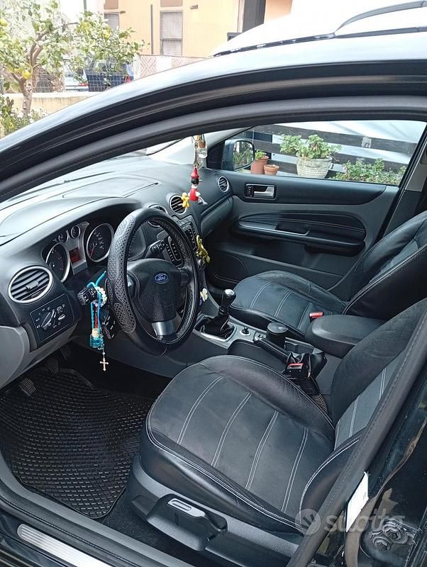 Brugt Ford Focus 90 HK (66 kW) 2007 Sort Stationcar