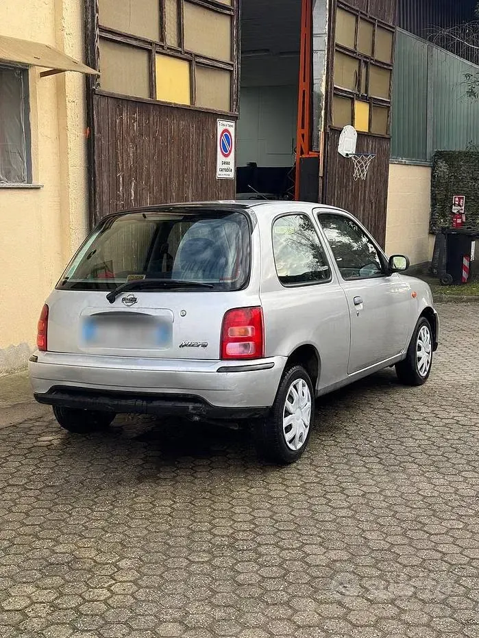 Usata Nissan Micra 54 CV (39 kW) 2002 Grigio Utilitaria