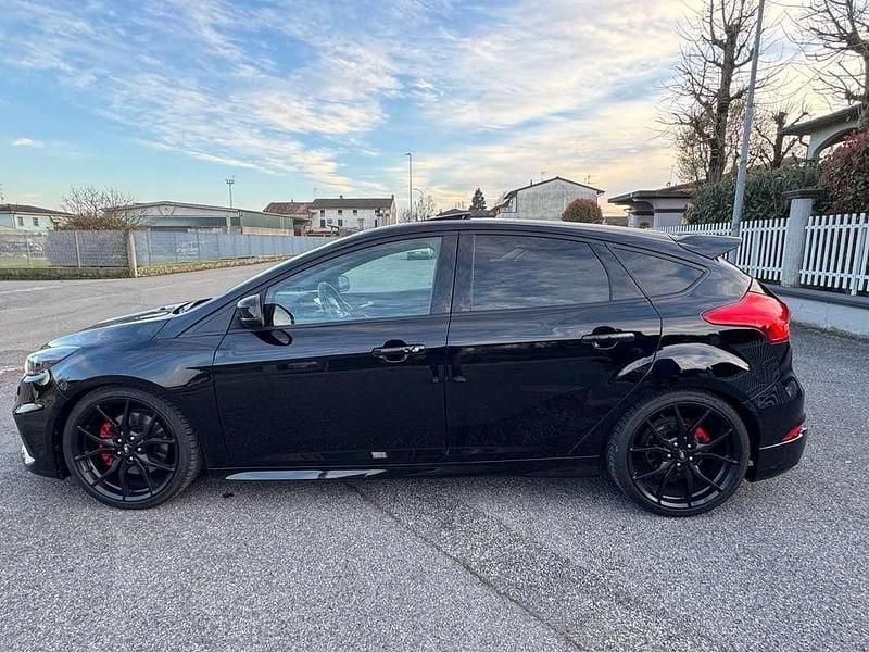 Usata Ford Focus ST 250 CV (183 kW) 2017 Berlina