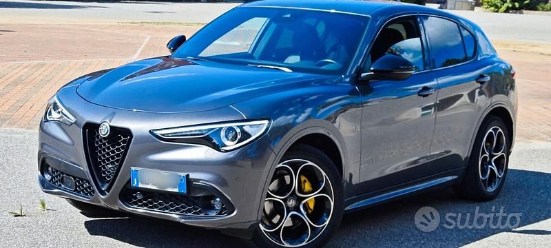 Usata Alfa Romeo Stelvio Veloce 210 CV (154 kW) 2022 Grigio SUV