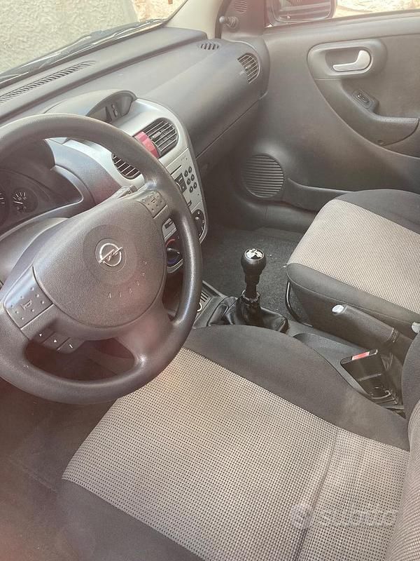 Usata Opel Corsa 2005 Grigio Berlina