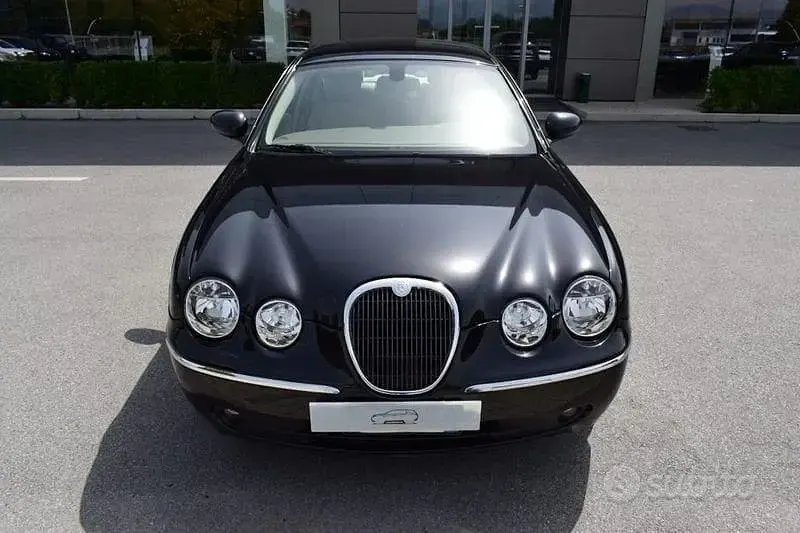Usata Jaguar S-Type Executive 207 CV (152 kW) 2005 Nero Berlina