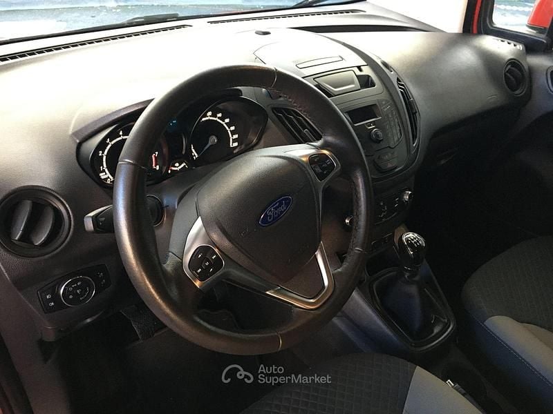 Usata Ford Tourneo Courier Trend 101 CV (74 kW) 2017 Rosso Monovolume