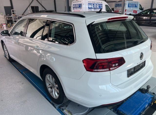 Usata VW Passat Business+ 150 CV (110 kW) 2022 Bianco Station wagon