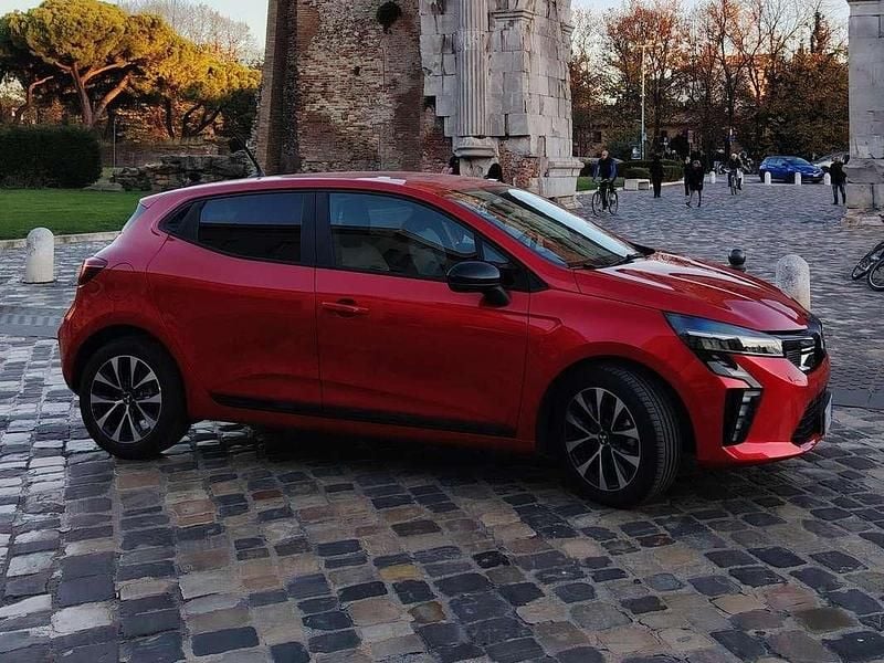 Nuova Mitsubishi Colt Invite 91 CV (66 kW) 2025 Rosso Berlina