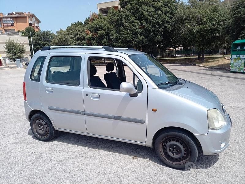 Grigio Usata 2007 Opel Agila Due volumi | 3200 € - Immagine 1/4