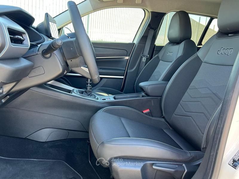 Usata Jeep Avenger Summit 101 CV (74 kW) 2025 Bianco SUV