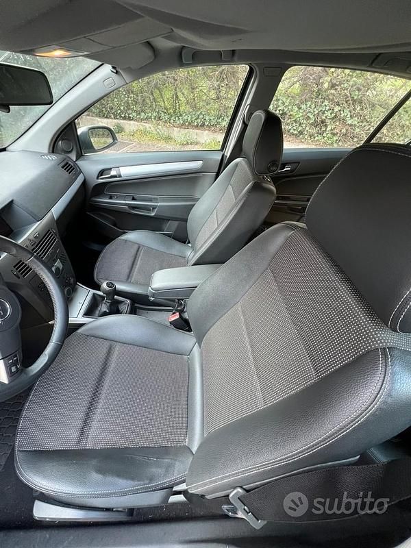 Usata Opel Astra 2006 Grigio Berlina