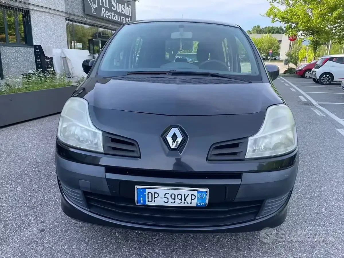 Usata Renault Modus Dynamique 75 CV (55 kW) 2008 Grigio Monovolume