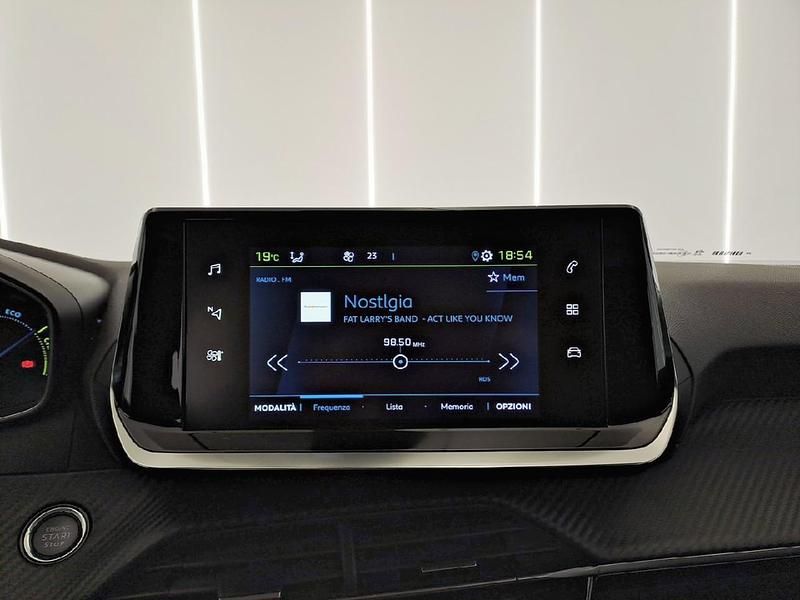 Usata Peugeot e-2008 Active 100 kW (136 CV) 2021 Blu SUV