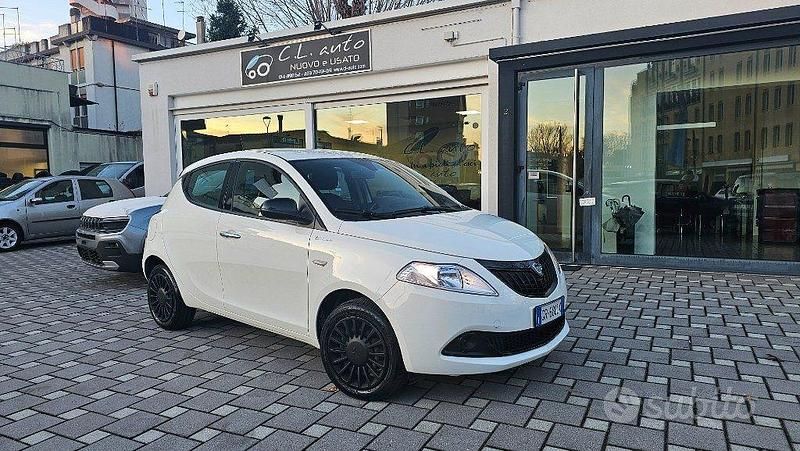 Usata Lancia Ypsilon S 69 CV (50 kW) 2023 Bianco Utilitaria