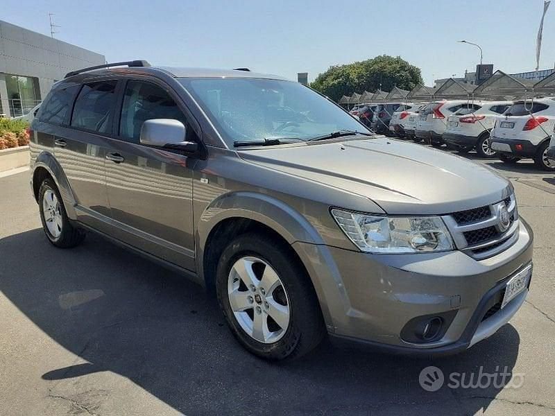 Usata Fiat Freemont 140 CV (102 kW) 2011 Grigio SUV