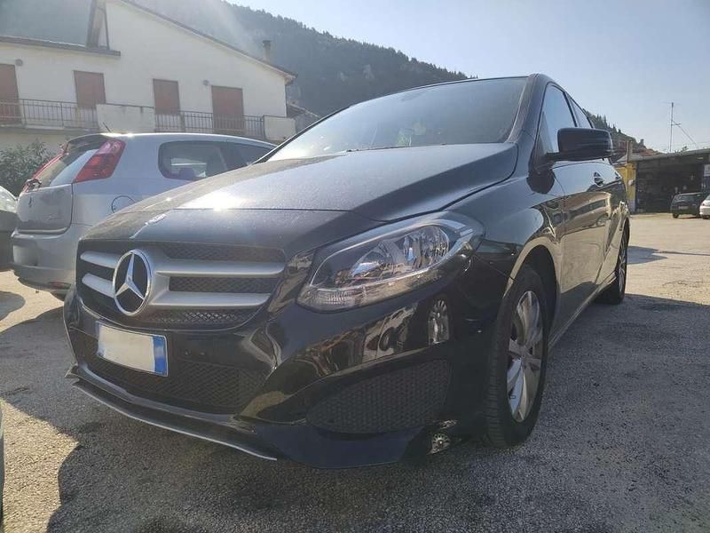 Usata 2016 Mercedes B180 Business Monovolume | 12.000 € (Cara) - Immagine 1/4