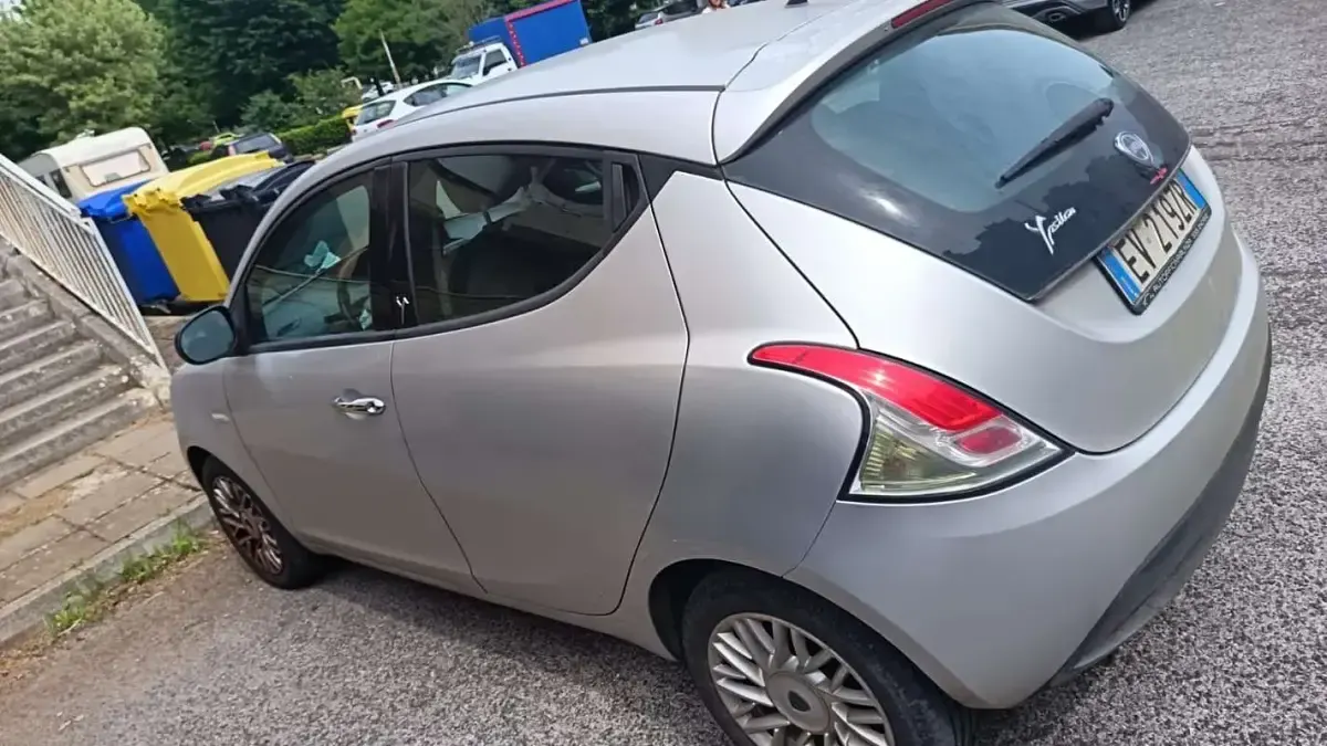 Usata Lancia Ypsilon 60 CV (44 kW) 2014 Utilitaria