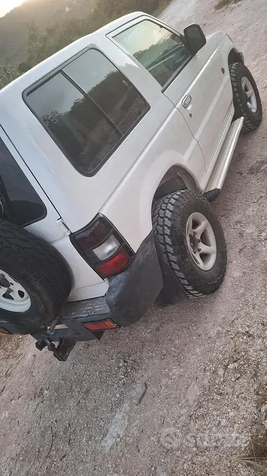 Usata Mitsubishi Pajero 111 CV (81 kW) 1997 Bianco SUV