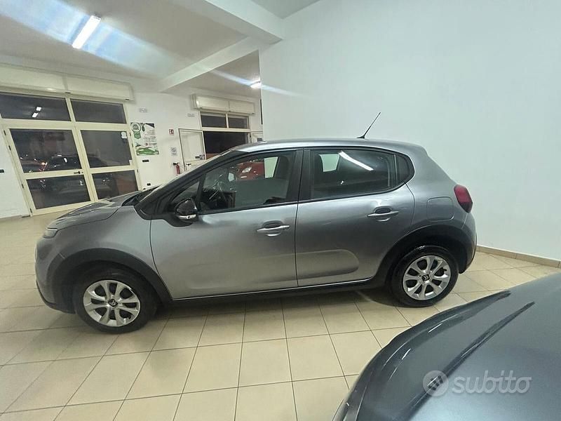 Begagnad Citroën C3 Shine 102 HK (75 kW) 2020 Grå Halvkombi