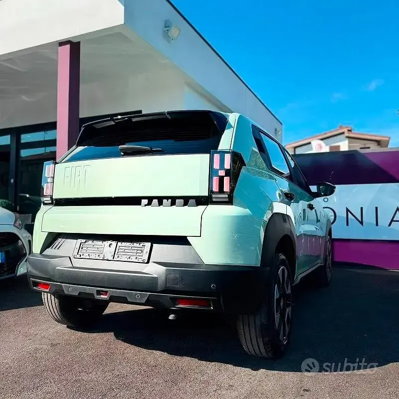 Nuova Fiat Grande Panda Business 101 CV (74 kW) 2026 Verde Utilitaria