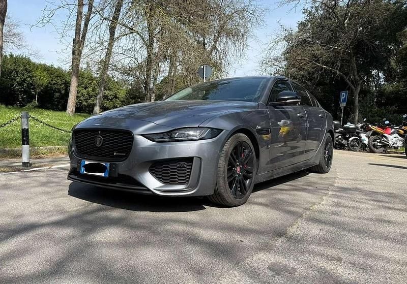 Usata Jaguar XE R-Dynamic 204 CV (150 kW) 2022 Grigio Berlina