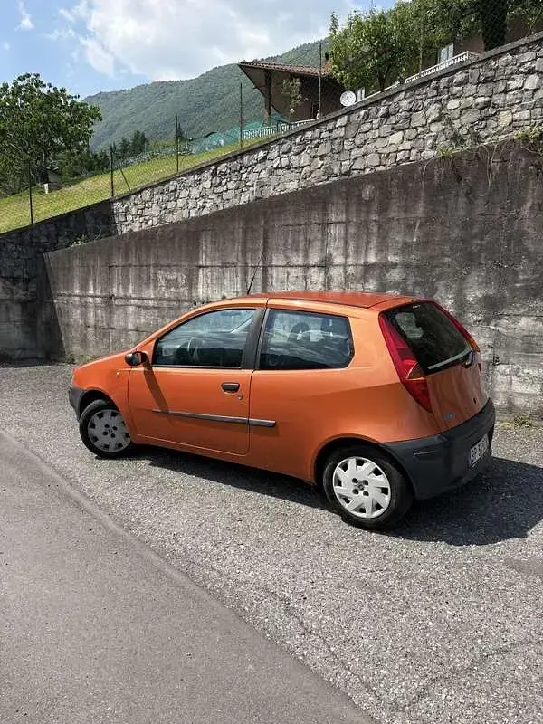 Usata Fiat Punto 60 CV (44 kW) 2000 Giallo Utilitaria