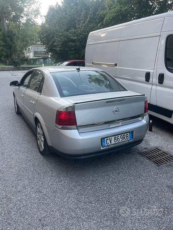 Usata Opel Vectra 150 CV (110 kW) 2005 Grigio Berlina