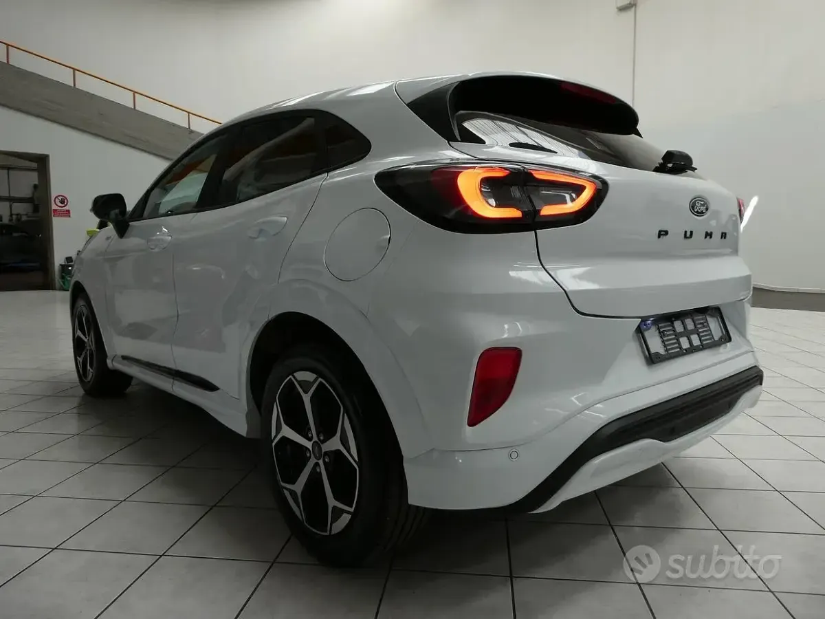 Usata Ford Puma 124 CV (91 kW) 2025 Bianco SUV
