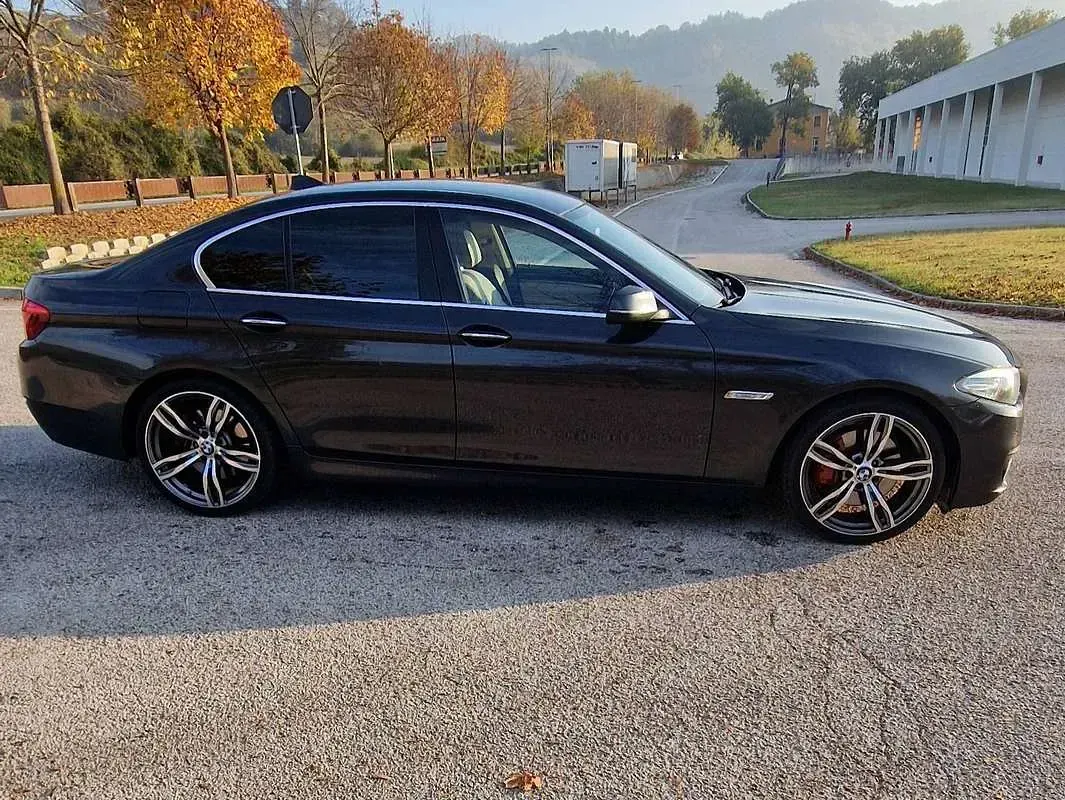 Usata BMW 530 Luxury Line 258 CV (189 kW) 2016 Nero Berlina