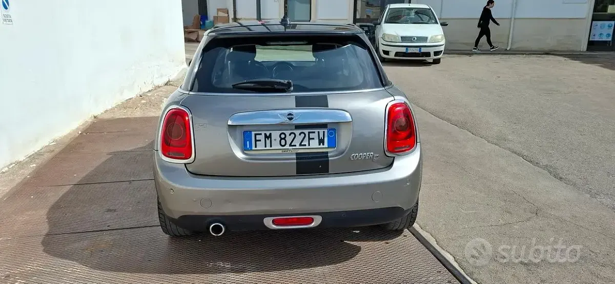 Usata Mini Cooper D 136 CV (100 kW) 2018 Grigio Utilitaria