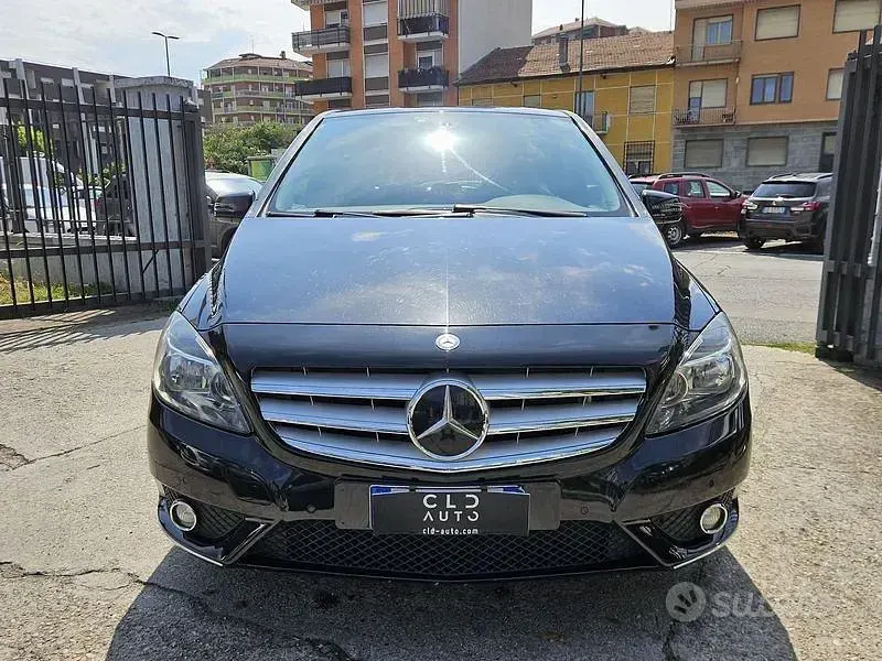 Usata Mercedes B180 109 CV (80 kW) 2013 Nero Utilitaria