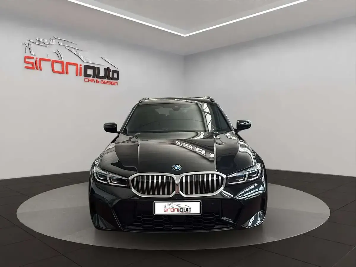 Usata BMW 330e M Sport 292 CV (214 kW) 2025 Nero Station wagon