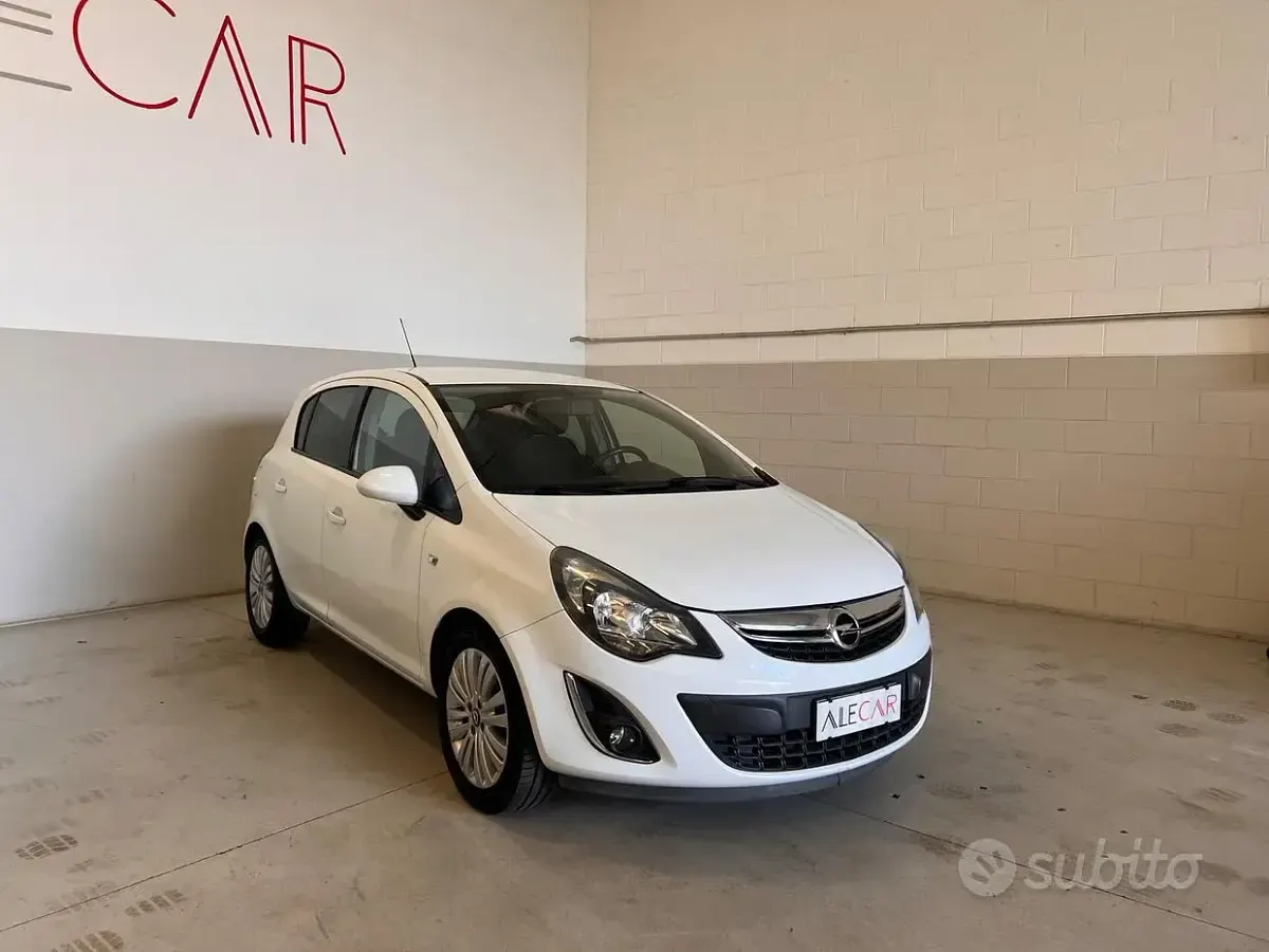 Usata Opel Corsa Edition 86 CV (63 kW) 2014 Bianco Utilitaria
