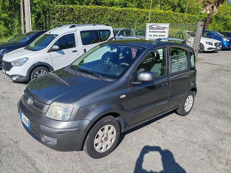 Usata Fiat Panda Emotion 69 CV (50 kW) 2011 Grigio Utilitaria
