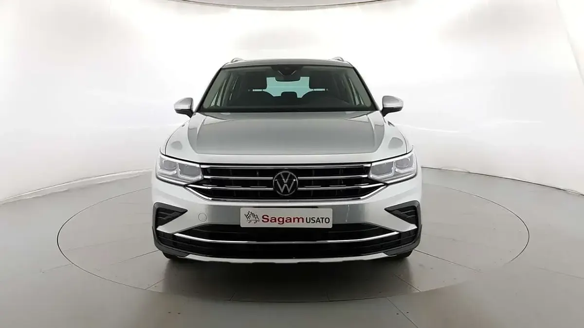 Usata VW Tiguan Elegance 150 CV (110 kW) 2023 Argento riflesso SUV