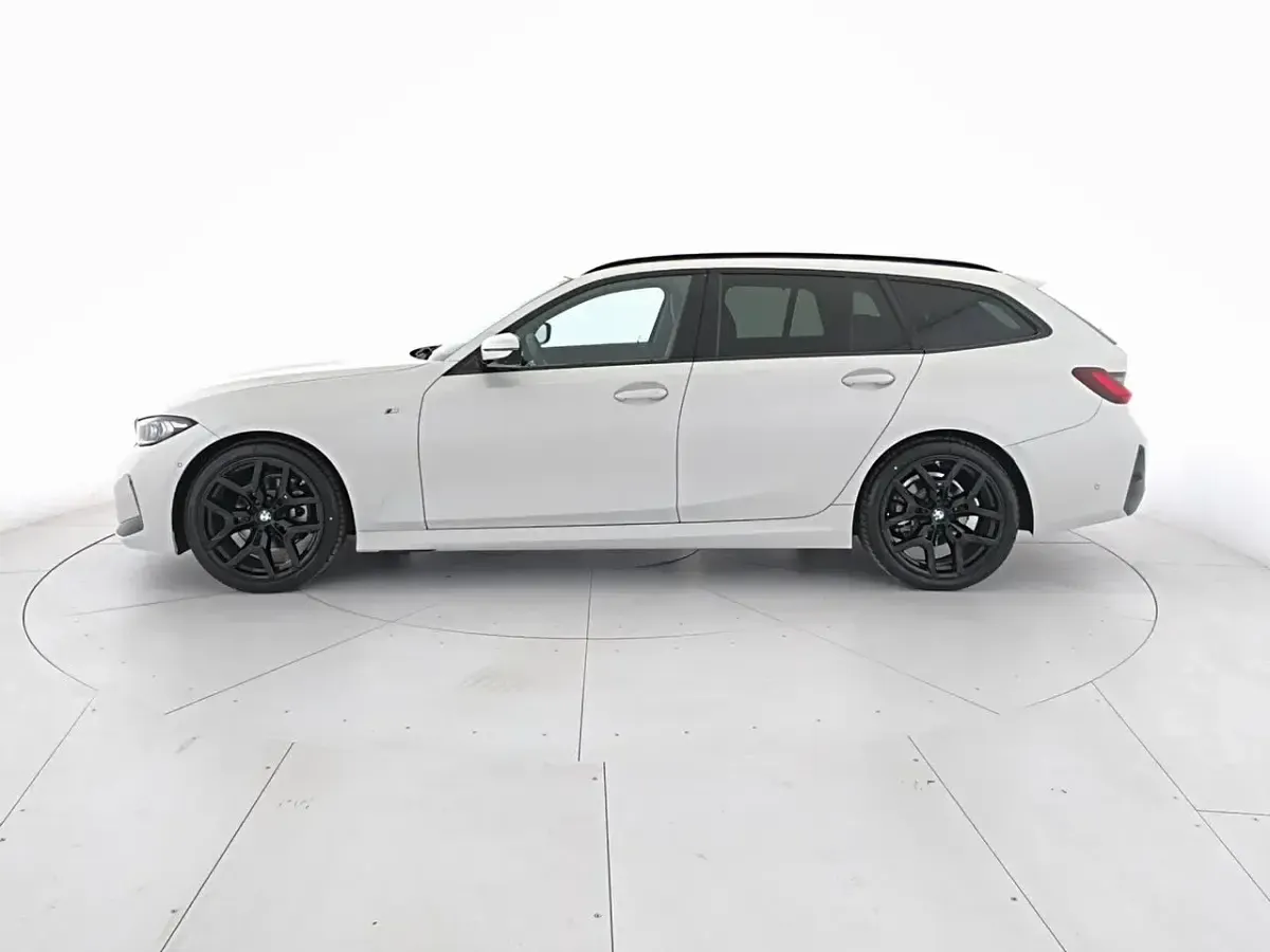 Nuova BMW 320e M Sport 190 CV (139 kW) 2026 Bianco Station wagon