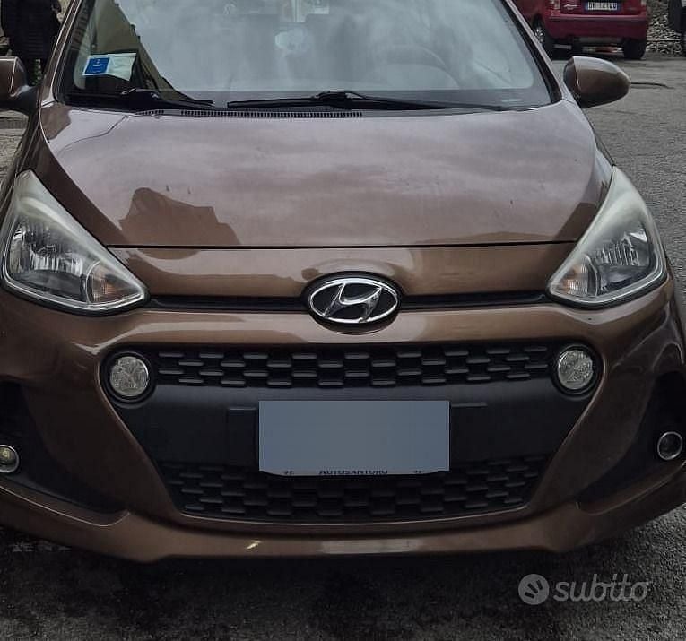 Usata Hyundai i10 83 CV (61 kW) 2017 Marrone Utilitaria