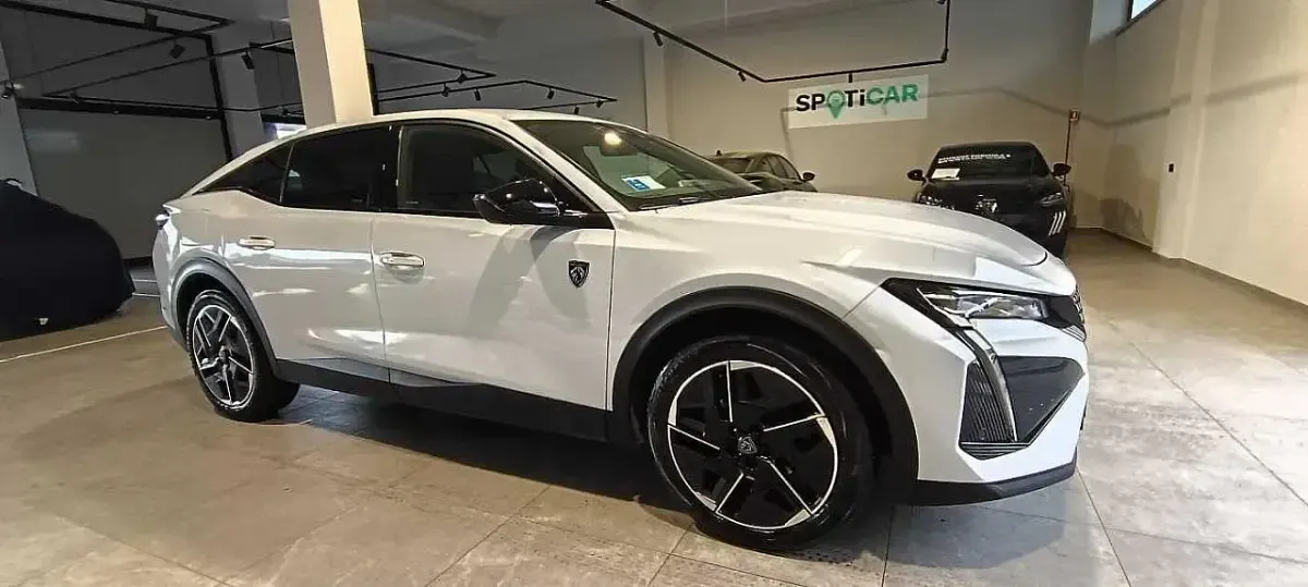 Käytetty Peugeot 408 GT 131 HP (96 kW) 2024 Valkoinen Katumaasturi
