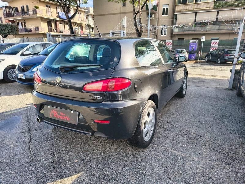 Usata Alfa Romeo 147 Exclusive 120 CV (88 kW) 2006 Nero Utilitaria