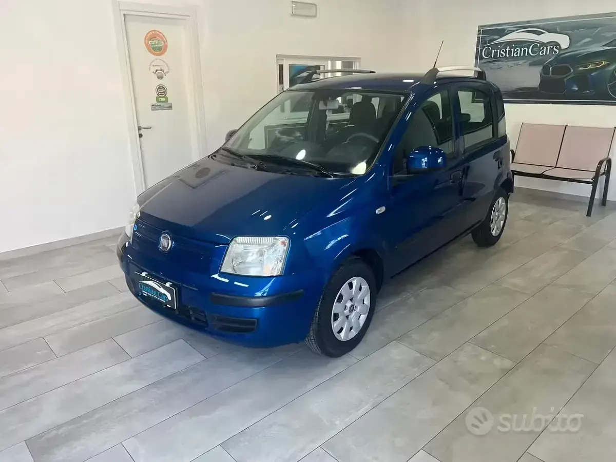 Usata Fiat Panda Emotion 69 CV (50 kW) 2010 Blu Utilitaria