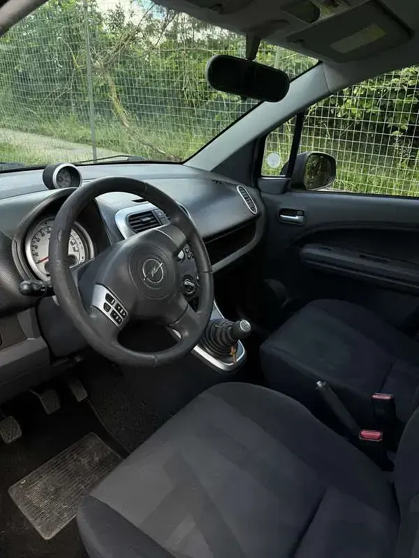 Usata Opel Agila Enjoy 65 CV (47 kW) 2010 Blu/azzurro Utilitaria