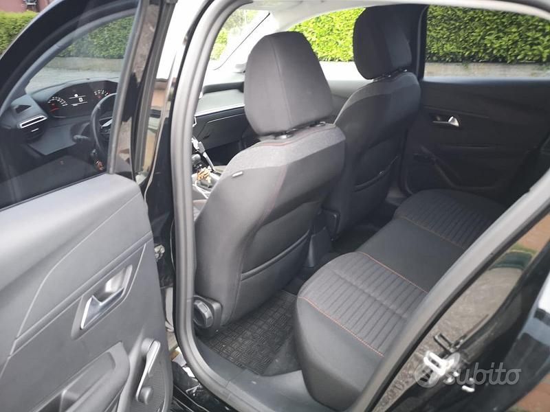 Usata Peugeot 208 102 CV (75 kW) 2020 Nero Utilitaria