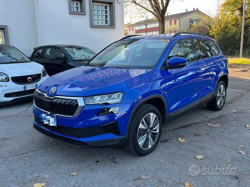 Usata Skoda Karoq Executive 116 CV (85 kW) 2023 Blu metallizzato SUV