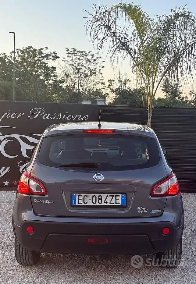 Usata Nissan Qashqai Tekna 110 CV (80 kW) 2011 Grigio SUV
