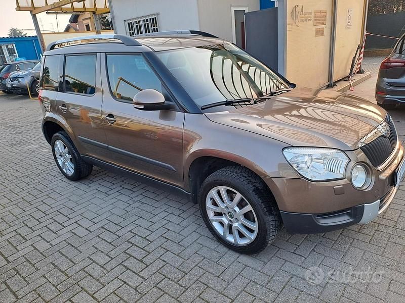 Usata Skoda Yeti Experience 104 CV (76 kW) 2010 Grigio SUV